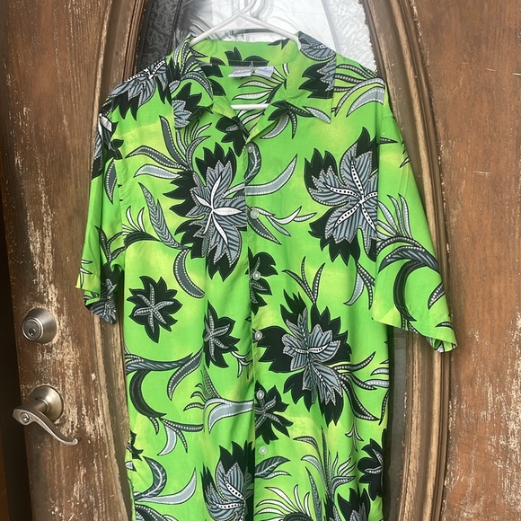 Utility Button Down Top!  Medium - Picture 2 of 5